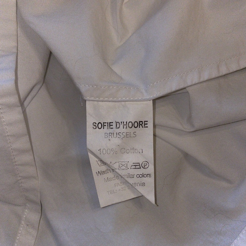 Sofia D’Hoore white; 100% cotton top with detailing at shoulder and hem; Sz 34 - Picture 10 of 10